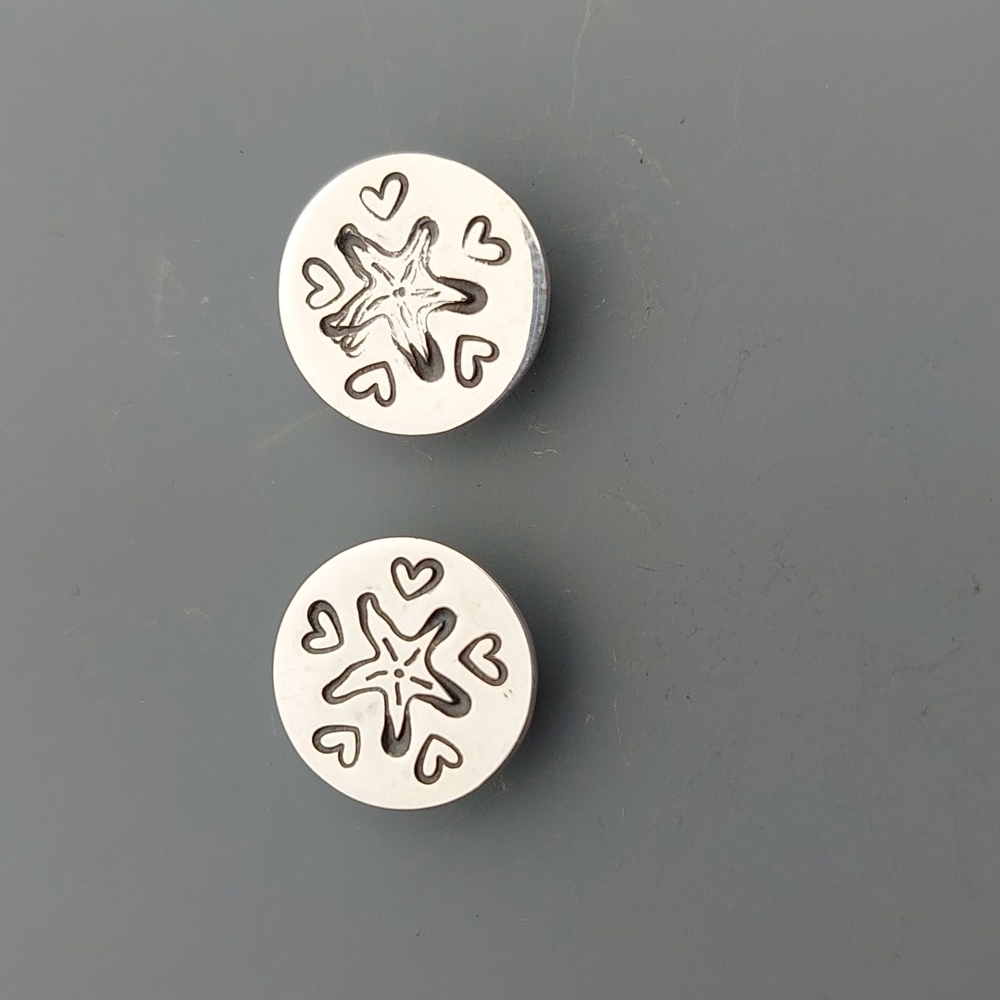 𝅺STARFISH sterling silver stud earrings